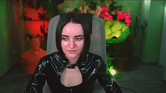 KateWillows online show from 04.07.26