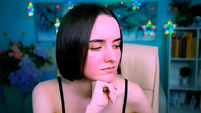 KateWillows online show from 04.09.26