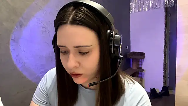 AngeliqueSulima online show from 12.17.25