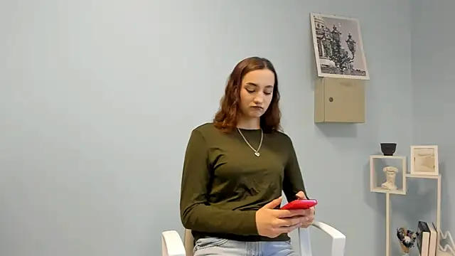 Snapshot of ShelieThetford chatting on 11.30.25 ShelieThetford online show from 11.30.25