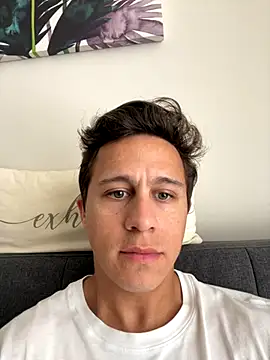 Snapshot of Emanueldickarg chatting on 11.28.25 Emanueldickarg online show from 11.28.25