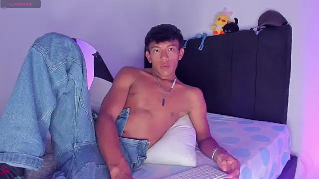 santinaughty online show from 04.07.26