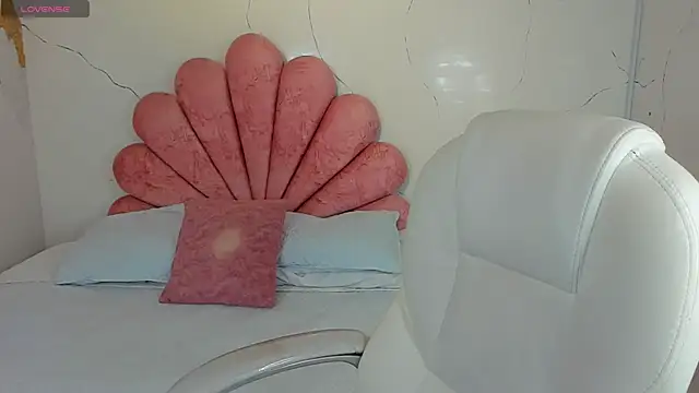 Cherrybombs  online show from 03.04.26