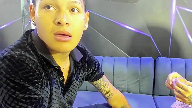 Plays cloe sex online show from 01.12.26