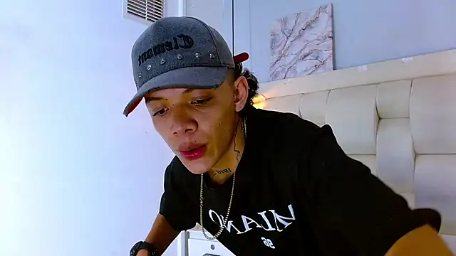 Snapshot of daniel_garzon chatting on 04.14.26 daniel garzon online show from 04.14.26