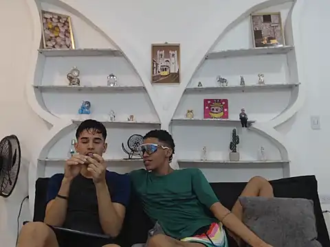 BIG COCKS online show from 12.04.25