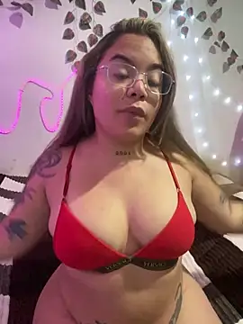 Lindalatina2001 online show from 04.25.26