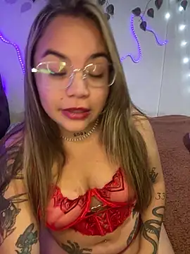 Lindalatina2001 online show from 04.28.26