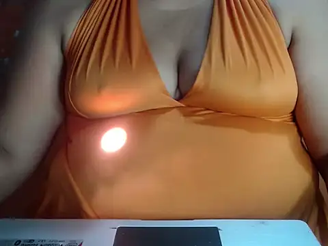 karolbb0 online show from 12.21.25