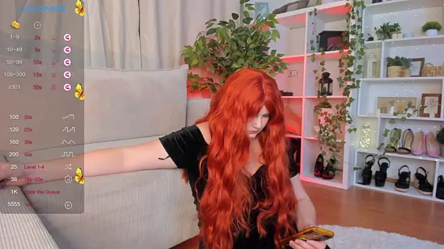 Snapshot of Amanda_Art_ chatting on 12.03.25 Amanda Art online show from 12.03.25