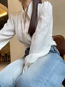 Snapshot of Aiko-Office chatting on 03.20.26 Aiko-Office online show from 03.20.26