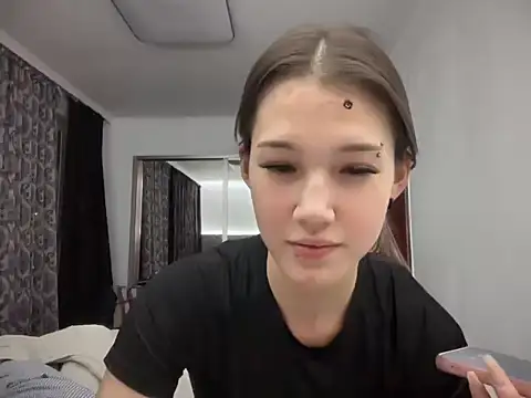 Snapshot of lilXdomii chatting on 12.04.25 lilXdomii online show from 12.04.25