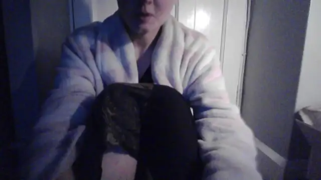 Snapshot of Amy01112 chatting on 12.17.25 Amy01112 online show from 12.17.25