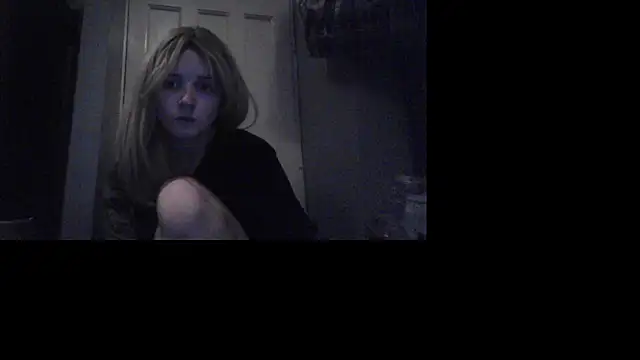 Snapshot of Amy01112 chatting on 12.21.25 Amy01112 online show from 12.21.25