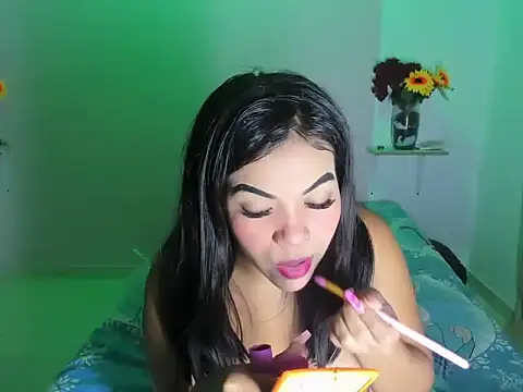 18teenssexy online show from 12.19.25