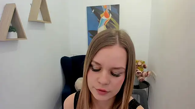 Snapshot of MidnighteAura chatting on 03.17.26 MidnighteAura online show from 03.17.26