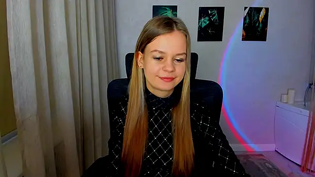 Snapshot of MidnighteAura chatting on 03.20.26 MidnighteAura online show from 03.20.26