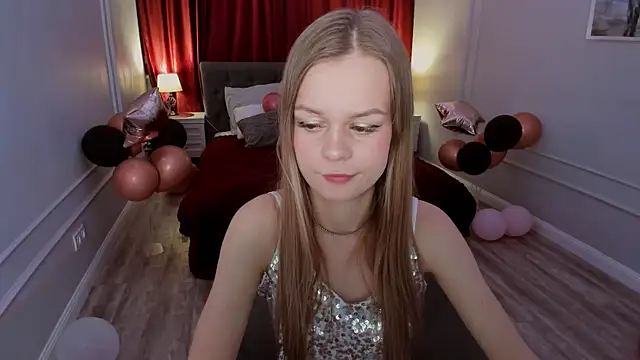 Snapshot of MidnighteAura chatting on 03.24.26 MidnighteAura online show from 03.24.26