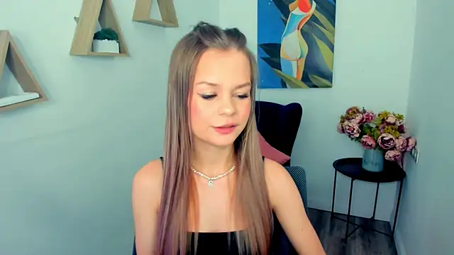 Snapshot of MidnighteAura chatting on 04.10.26 MidnighteAura online show from 04.10.26