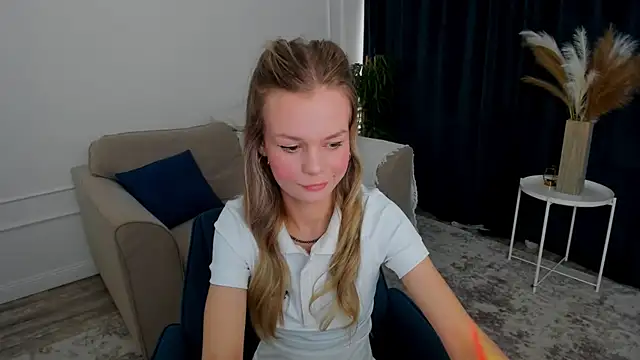 MidnighteAura online show from 06.26.26