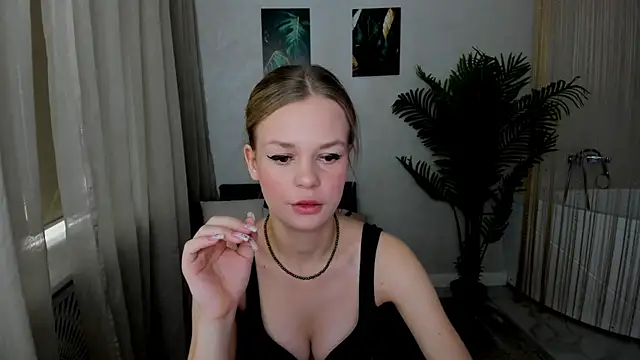 MidnighteAura online show from 07.15.26