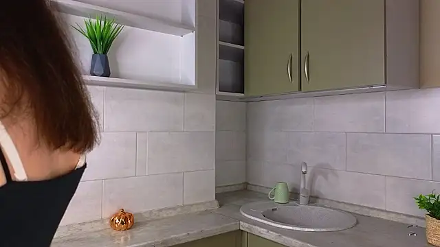 Snapshot of UmbraElyon chatting on 03.26.26 UmbraElyon online show from 03.26.26