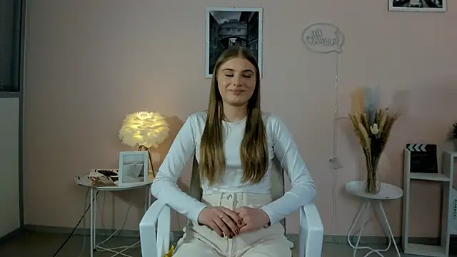 Snapshot of BobbyeEwell chatting on 12.02.25 BobbyeEwell online show from 12.02.25