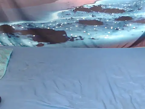 Bootyylicious online show from 12.18.25