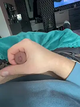 Snapshot of en93000 chatting on 02.23.26 en93000 online show from 02.23.26