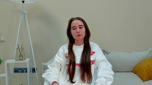 Snapshot of MurielHartnell chatting on 12.05.25 MurielHartnell online show from 12.05.25