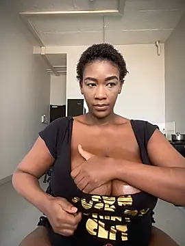 GiantClithpee online show from 02.28.25