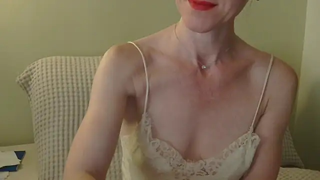 Snapshot of AuroraAG chatting on 06.29.26 AuroraAG online show from 06.29.26