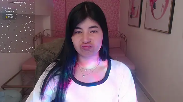 Nina harpper  online show from 12.15.25