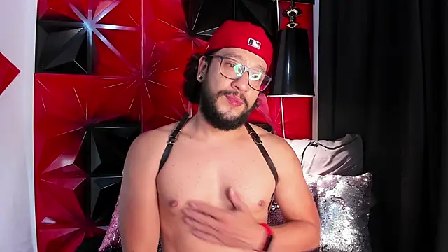 Snapshot of MAGNUS_KING chatting on 12.02.25 MAGNUS KING online show from 12.02.25