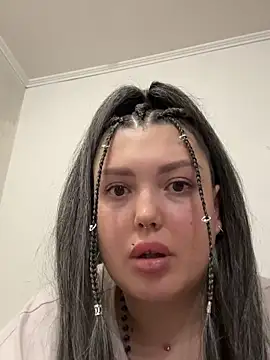 Snapshot of AmazingVi chatting on 12.02.25 AmazingVi online show from 12.02.25