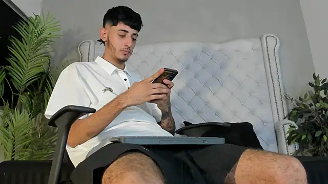 Snapshot of martonny25 chatting on 12.03.25 martonny25 online show from 12.03.25