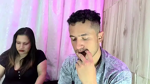 n4ughty friends online show from 12.04.25