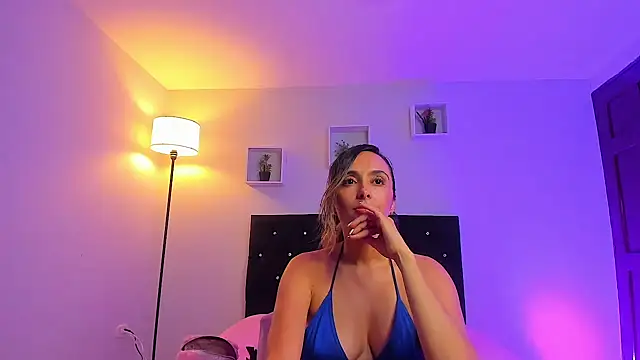 Victoria Rose  online show from 04.02.26