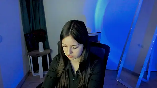 Snapshot of Lilu_May chatting on 05.11.26 Lilu May online show from 05.11.26