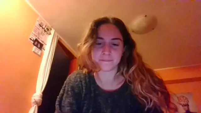 Snapshot of HornyJuliaXO chatting on 12.03.25 HornyJuliaXO online show from 12.03.25