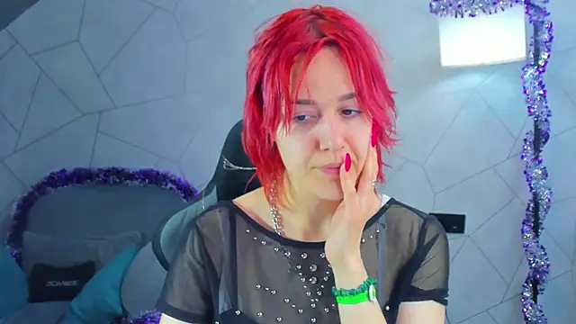 Snapshot of Linda_Jonys chatting on 12.19.25 Linda Jonys online show from 12.19.25