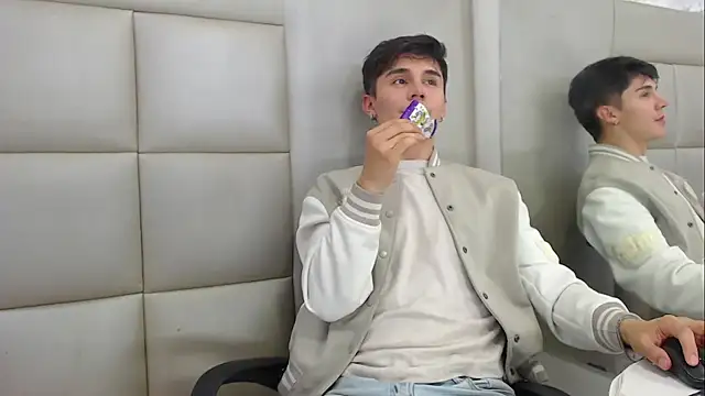 JuanGomm online show from 12.15.25