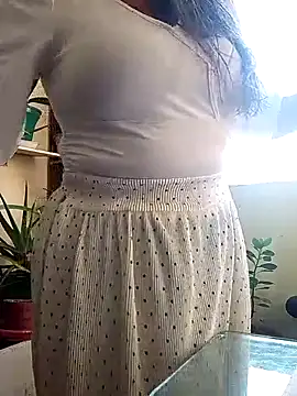 Valeria montana  online show from 04.04.26