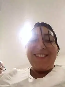 Valeria montana  online show from 04.14.26