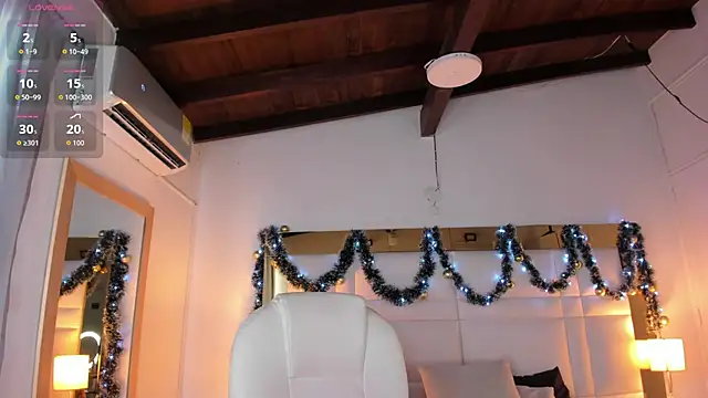 Zoei Moon online show from 12.13.25