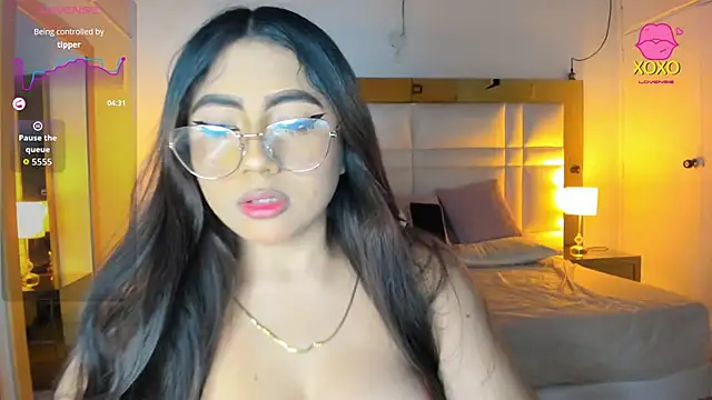 Zoei Moon online show from 03.30.26