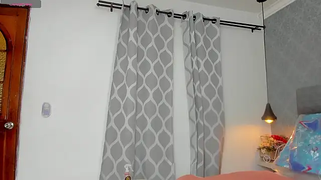 Snapshot of emilyy_r chatting on 02.23.26 emilyy r online show from 02.23.26