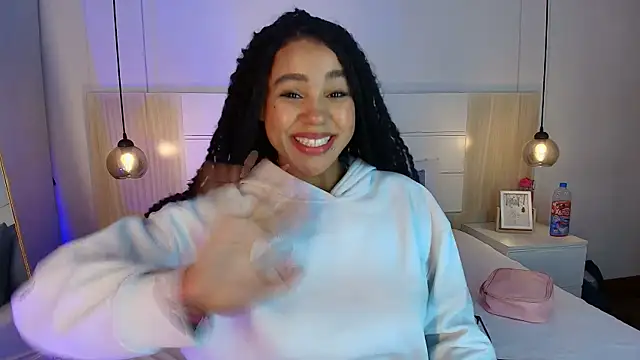 Snapshot of tamara_walter chatting on 12.13.25 tamara walter online show from 12.13.25