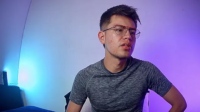 Snapshot of nicolatinboy chatting on 03.04.26 nicolatinboy online show from 03.04.26