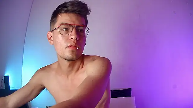 Snapshot of nicolatinboy chatting on 03.05.26 nicolatinboy online show from 03.05.26